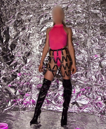 С удовольствием окунусь с тобой в мир сладких секретов и ярких эмоций. У меня огромный опыт и я знаю, как настроить на волну наших наслаждений.
💋 Мои услуги включают классический и эротический массаж, партнерский секс, оральные ласки и многое другое. Я гарантирую полное удовлетворение и релаксацию.
🔥 Мои фото реальны и не подвергаются ретуши, я обладательница соблазнительных форм и чувственной натуры. Мои клиенты остаются довольными и часто возвращаются ко мне снова.
🌟 Живу в самом сердце Москвы, и мой уютный апартамент станет идеальным местом для нашей встречи. Забудь обо всем и предайся моим ласкам. Я жду тебя, мой дорогой, чтобы сделать нашу встречу незабываемой. 💕 14452, 22 года